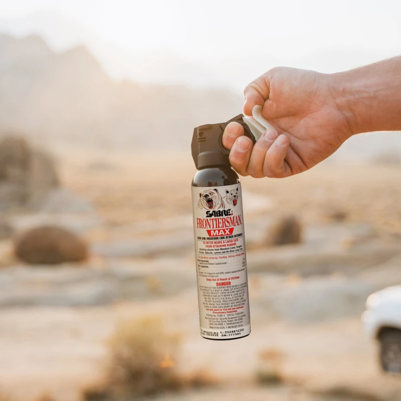 Gaz pieprzowy na niedźwiedzie, dziki i wilki Red Frontiersman Bear Max Spray 272 ml stożek