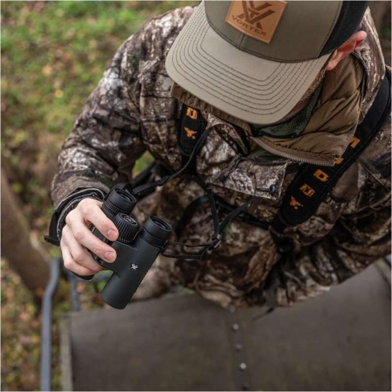 Lornetka Vortex Triumph HD 10x28 mała, kompaktowa 