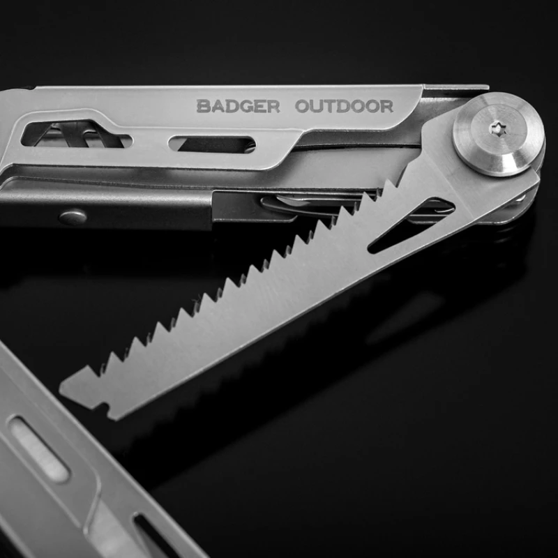 Multitool Badger Outdoor Thorn 14 narzędzi w etui