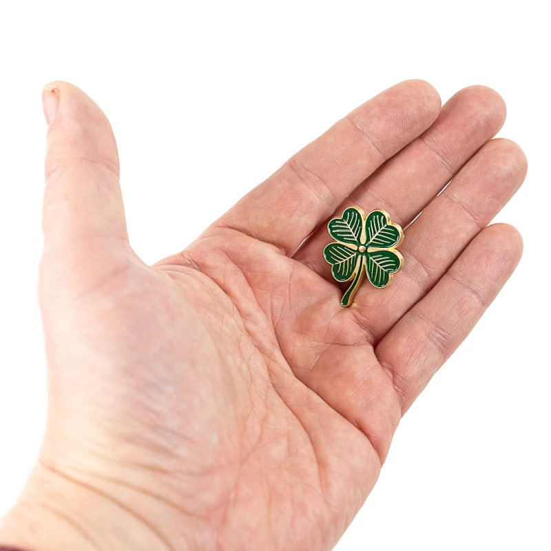 Pin Przypinka CZTEROLISTNA KONICZYNA - gadżet na szczęście