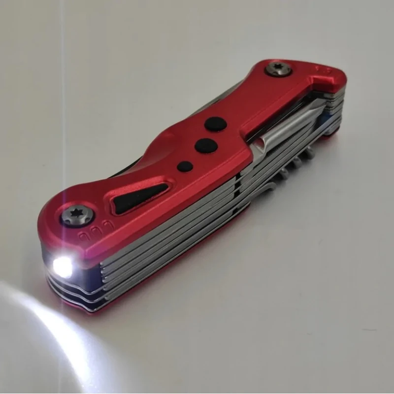 Scyzoryk Foxter latarka, piła, pilnik, śrubokręt, etui 12w1