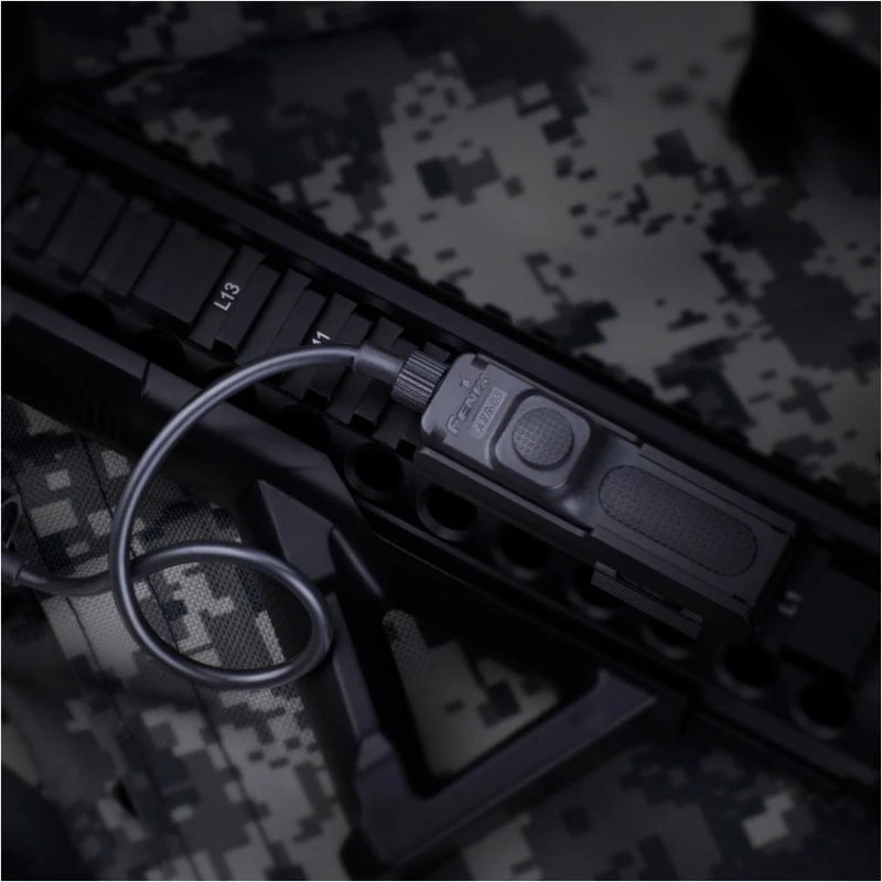 Włącznik żelowy Fenix AER-05 na kablu do latarki Fenix TK16 V2.0.